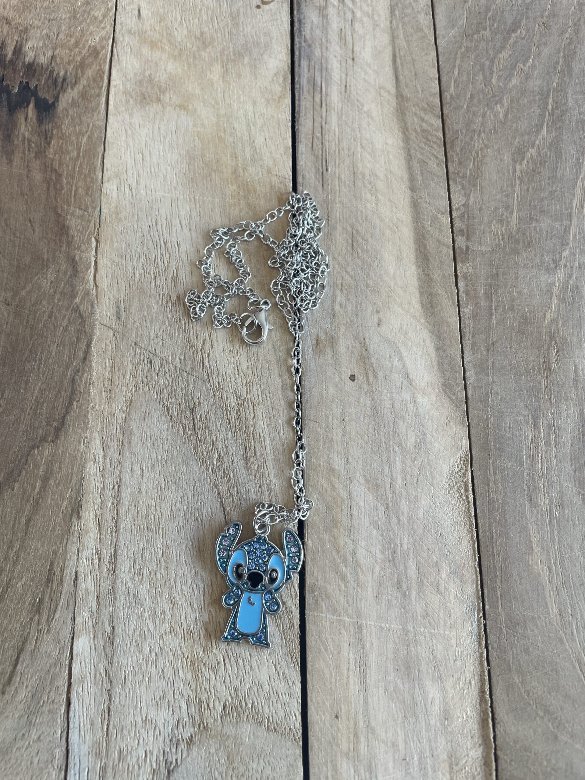 collier stitch diamant